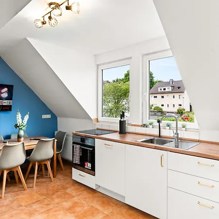 Cil - 6 Beds Near A49 & Park Schoenfeld *