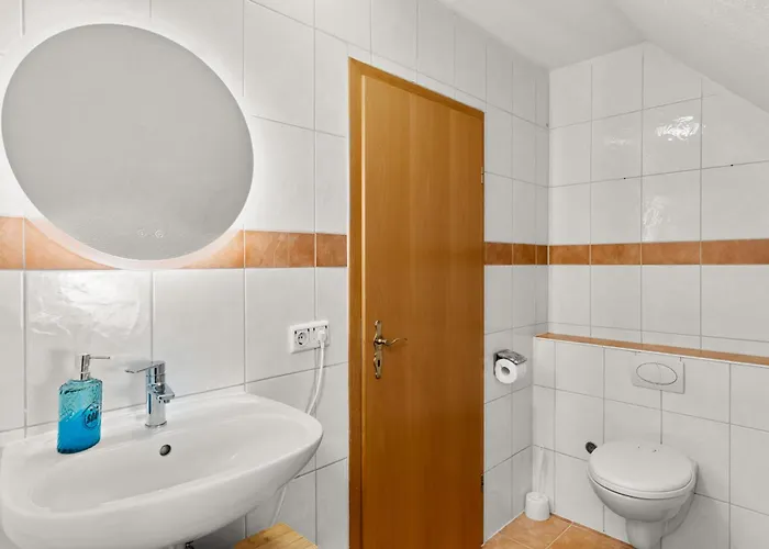 Cil - 6 Beds Near A49 & Park Schoenfeld Apartman *