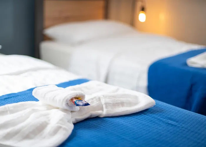 Cil - 6 Beds Near A49 & Park Schoenfeld Apartman *